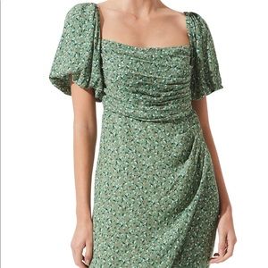 ASTR The Label Square Neck Bubble Sleeve Dress